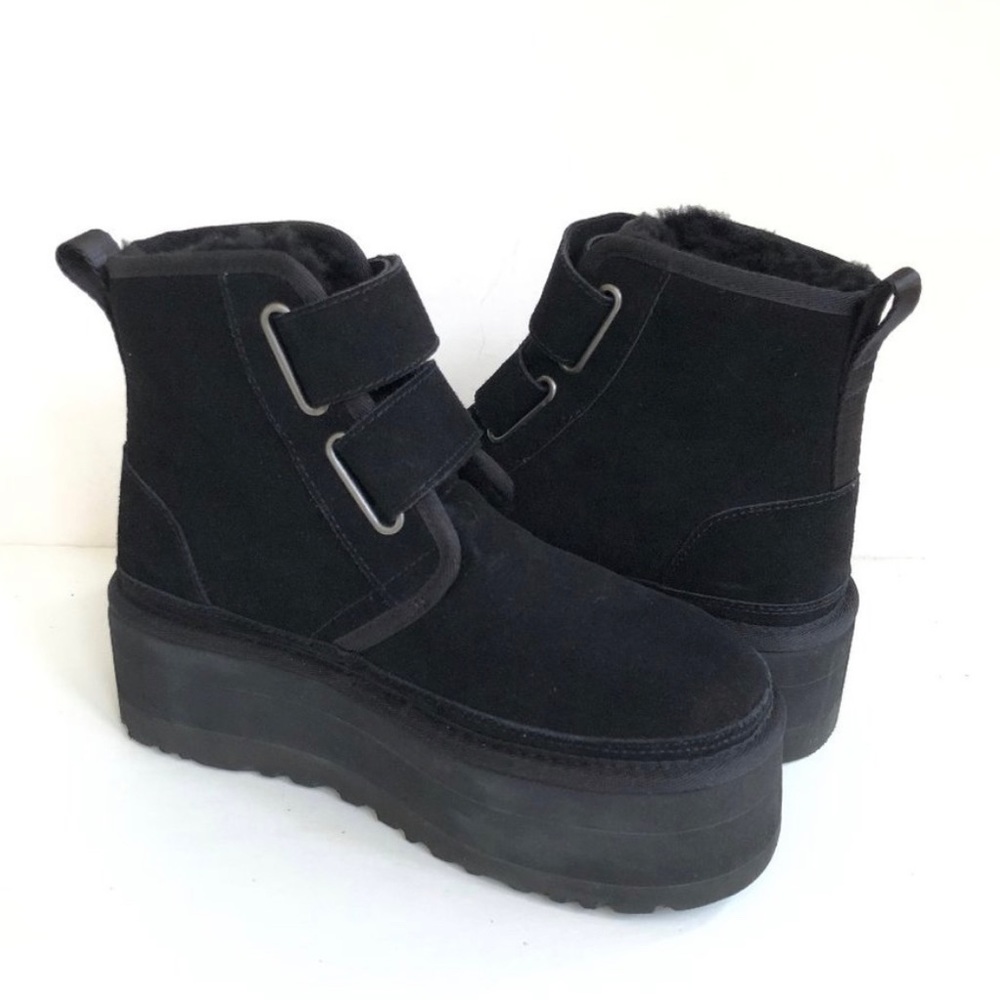UGG platform Neumels velcro black